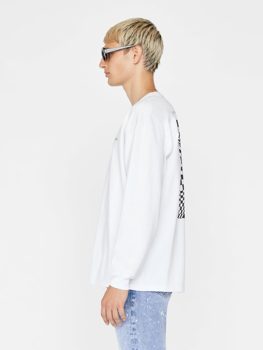 t shirt side view alt:fit1